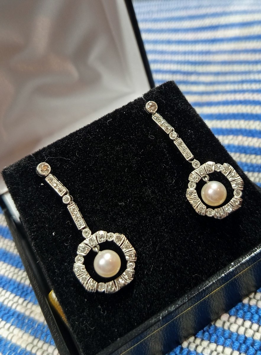 18ct white gold diamond drop earrings