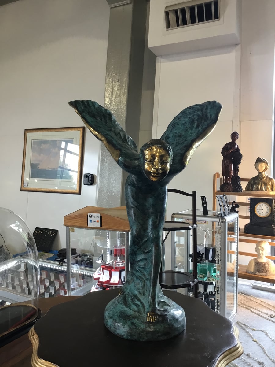 Statuettes