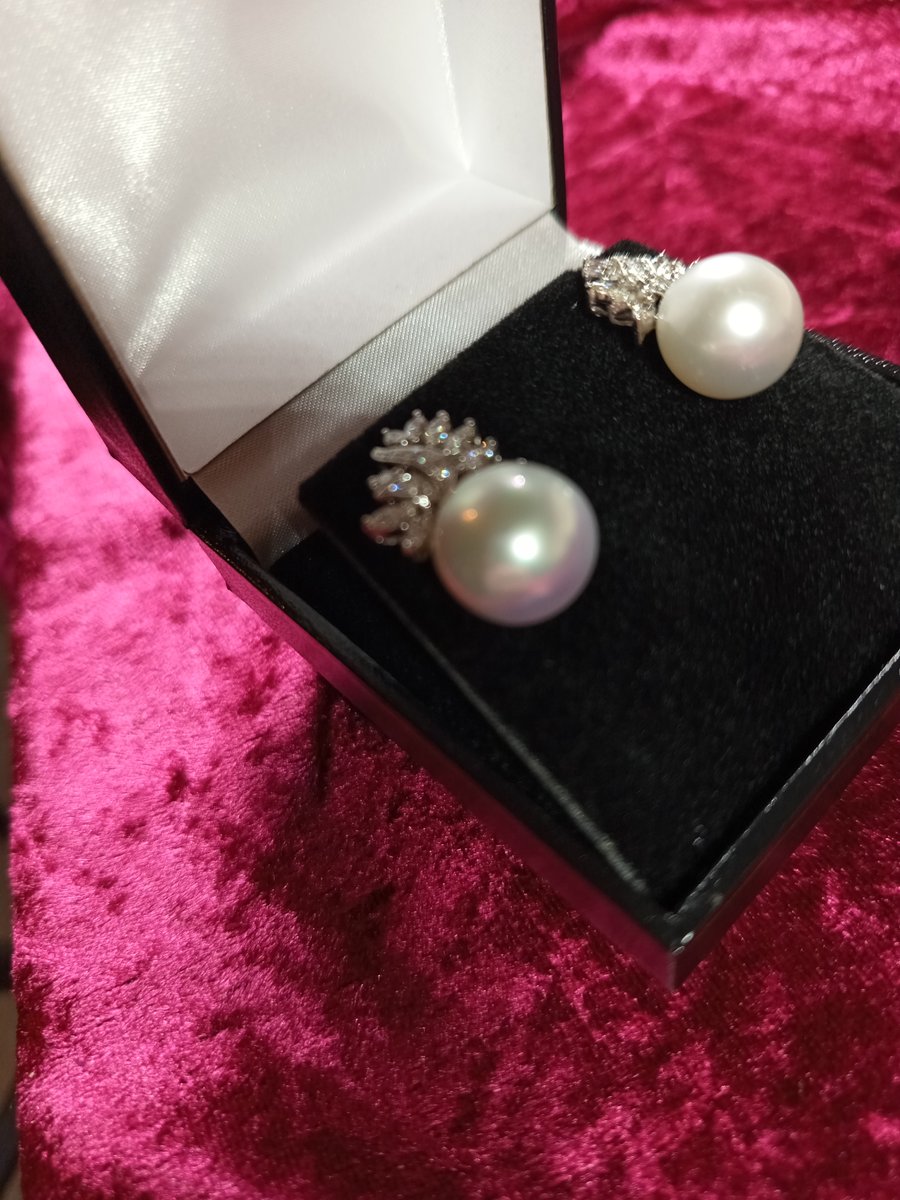 Pearl and diamond earrings
